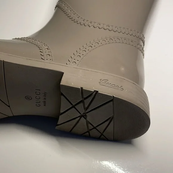 Authentic Gucci Rainboot - Picture 11 of 15